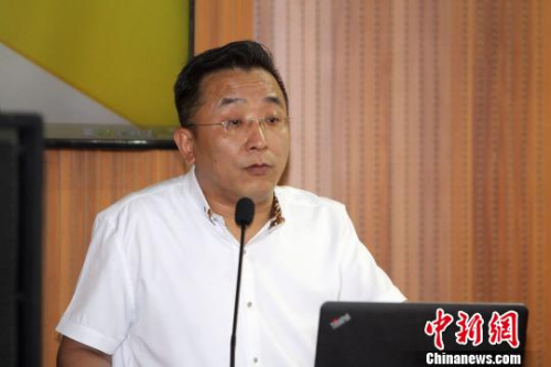 中国包装委员会副会长张同德致辞。　张道正 摄